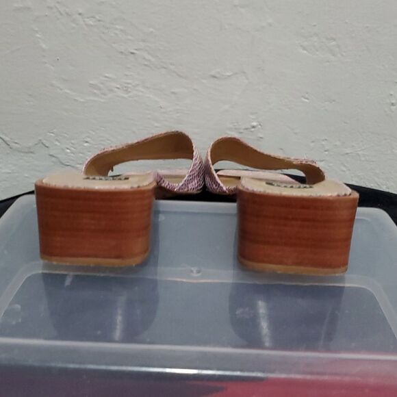 Stuart Weitzman Y2K Pink Iridescent Snakeskin Leather Sandals Size 9 - Picture 11 of 14